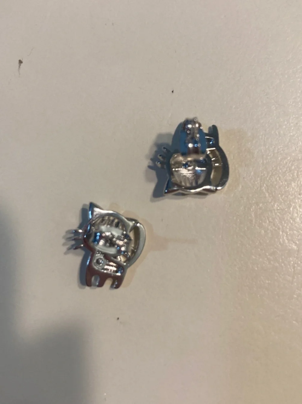 Cute silver plated kitty studs - Picture 2 of 2